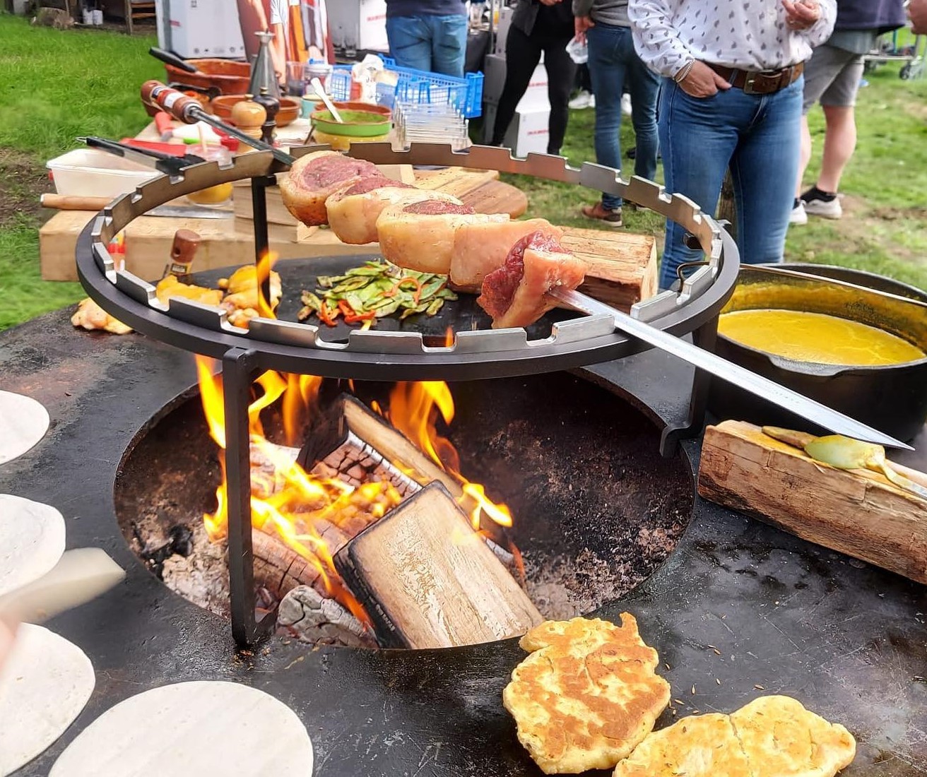 Huddle partiskhed Verdensrekord Guinness Book OFYR 100 Grill Accessories Set - Grillgereedschap - Barbecueplein, de  webshop voor al uw bbq artikelen!